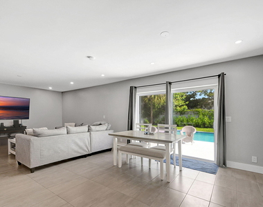1343 W Ocean Avenue - Photo Thumbnail 10