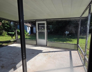 7305 Pacific Avenue - Photo Thumbnail 5