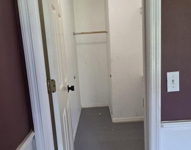 7305 Pacific Avenue - Photo Thumbnail 4