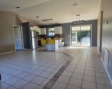 7305 Pacific Avenue - Photo Thumbnail 15