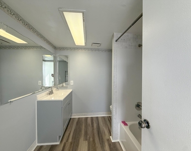 1080 Del Lago Circle - Photo Thumbnail 6