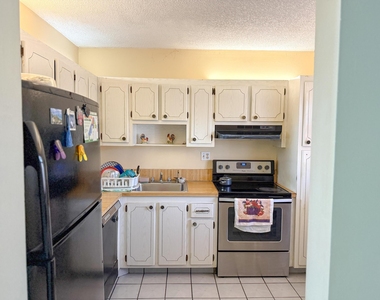 1080 Del Lago Circle - Photo Thumbnail 11