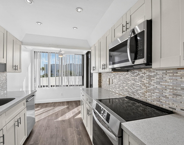 3589 S Ocean Boulevard - Photo Thumbnail 15