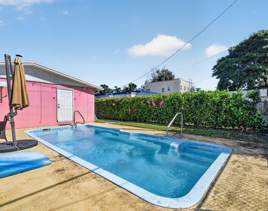 932 Mcintosh Street - Photo Thumbnail 38