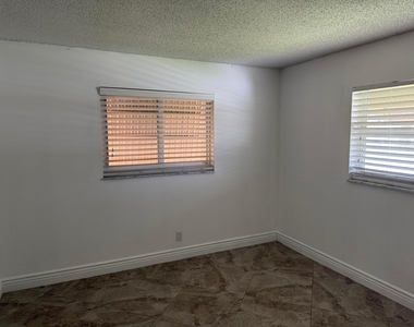6957 Nw 9th Court - Photo Thumbnail 13