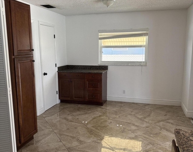6957 Nw 9th Court - Photo Thumbnail 7