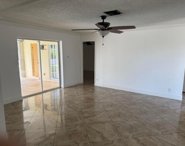 6957 Nw 9th Court - Photo Thumbnail 4