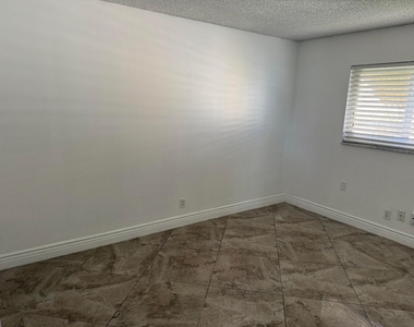 6957 Nw 9th Court - Photo Thumbnail 15