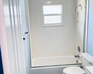 1150 Sw Haleyberry Avenue - Photo Thumbnail 8