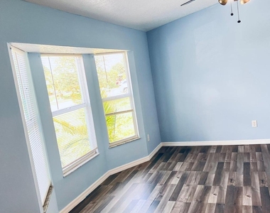 1150 Sw Haleyberry Avenue - Photo Thumbnail 6