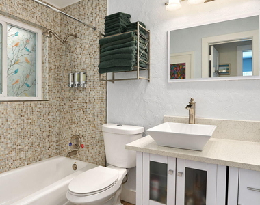 4261 Ne 11th Terrace - Photo Thumbnail 11