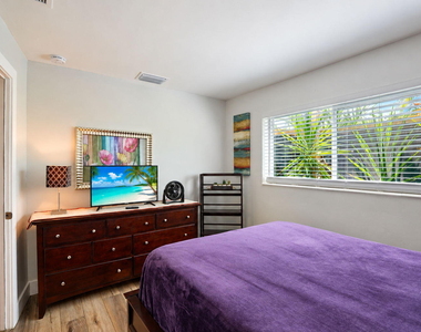4261 Ne 11th Terrace - Photo Thumbnail 8