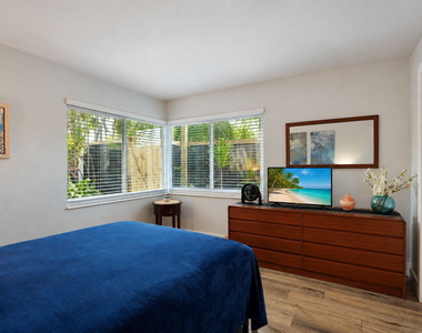 4261 Ne 11th Terrace - Photo Thumbnail 13