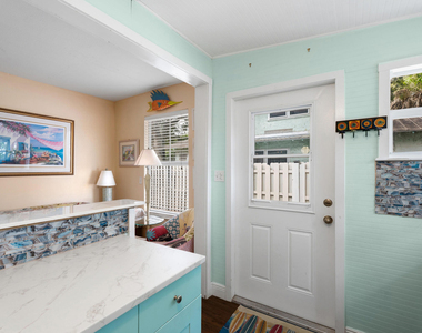 644 Sw Bryant Avenue - Photo Thumbnail 6