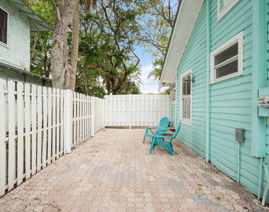 644 Sw Bryant Avenue - Photo Thumbnail 4