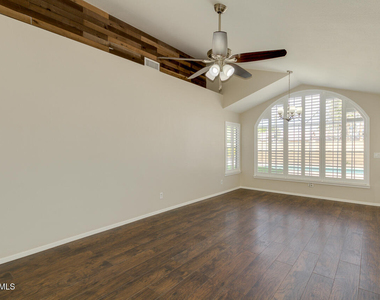 4314 E Juanita Avenue - Photo Thumbnail 22