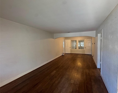 602 W High Street - Photo Thumbnail 3