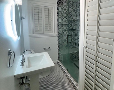 602 W High Street - Photo Thumbnail 9