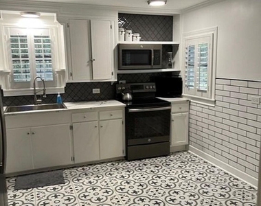 602 W High Street - Photo Thumbnail 4