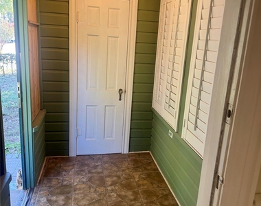 602 W High Street - Photo Thumbnail 12