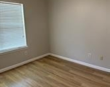 620 Southwynd Street - Photo Thumbnail 10