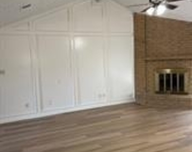 620 Southwynd Street - Photo Thumbnail 2