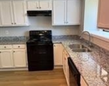620 Southwynd Street - Photo Thumbnail 3