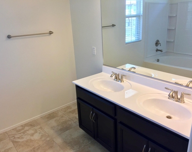 2924 S Washington Street - Photo Thumbnail 24