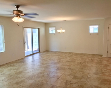 2924 S Washington Street - Photo Thumbnail 4