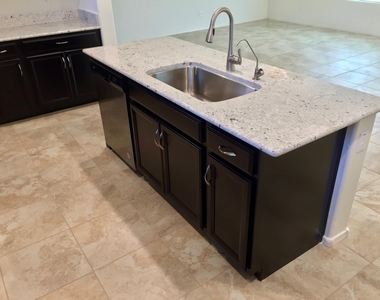 2924 S Washington Street - Photo Thumbnail 12