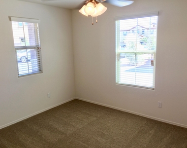 2924 S Washington Street - Photo Thumbnail 16