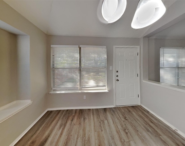 3008 Norwich Lane - Photo Thumbnail 6