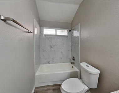 3008 Norwich Lane - Photo Thumbnail 18