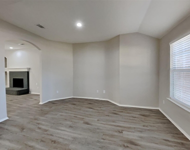 3008 Norwich Lane - Photo Thumbnail 1