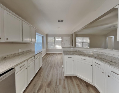 3008 Norwich Lane - Photo Thumbnail 4