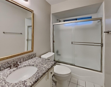 6508 Wrenwood Drive - Photo Thumbnail 17