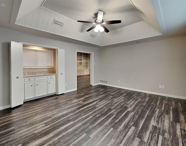 6508 Wrenwood Drive - Photo Thumbnail 18