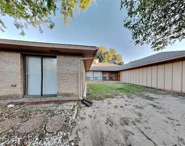 6508 Wrenwood Drive - Photo Thumbnail 21