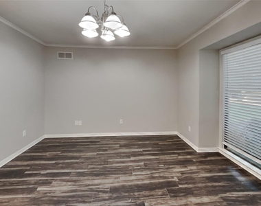 6508 Wrenwood Drive - Photo Thumbnail 6