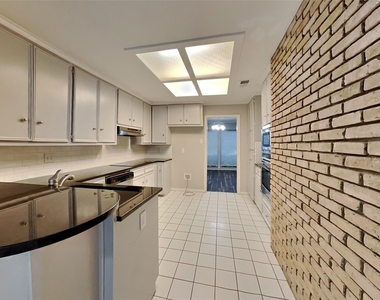 6508 Wrenwood Drive - Photo Thumbnail 3