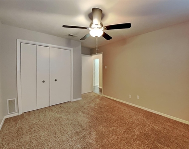6508 Wrenwood Drive - Photo Thumbnail 11