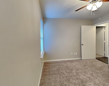 6508 Wrenwood Drive - Photo Thumbnail 13