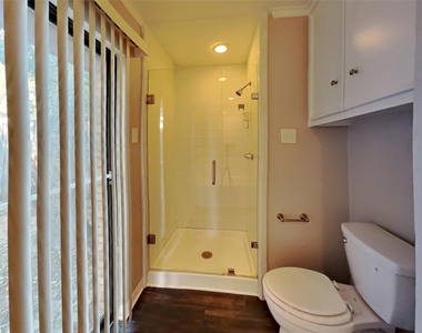 6508 Wrenwood Drive - Photo Thumbnail 9