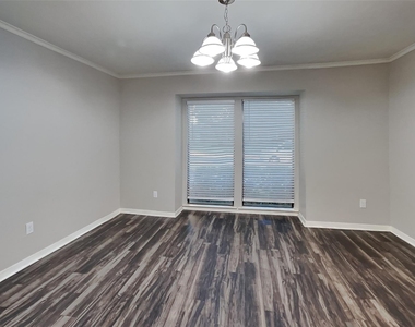 6508 Wrenwood Drive - Photo Thumbnail 5