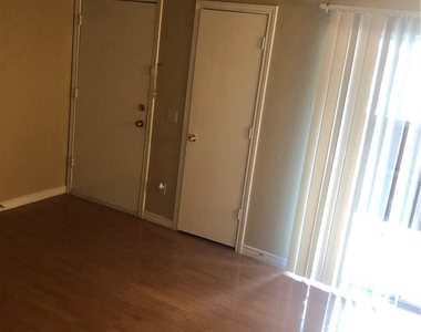 8767 Carroll Circle - Photo Thumbnail 3