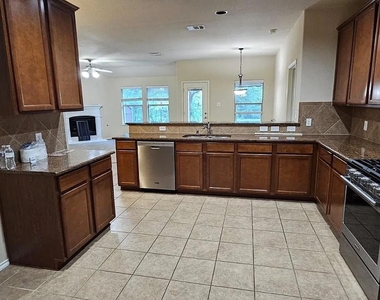 1000 Buffalo Creek Drive - Photo Thumbnail 6