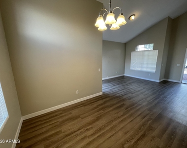 8526 W Cambridge Avenue - Photo Thumbnail 2