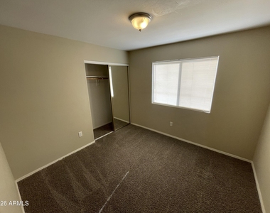 8526 W Cambridge Avenue - Photo Thumbnail 17