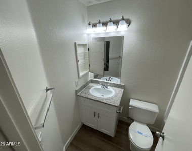8526 W Cambridge Avenue - Photo Thumbnail 7