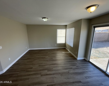 8526 W Cambridge Avenue - Photo Thumbnail 5